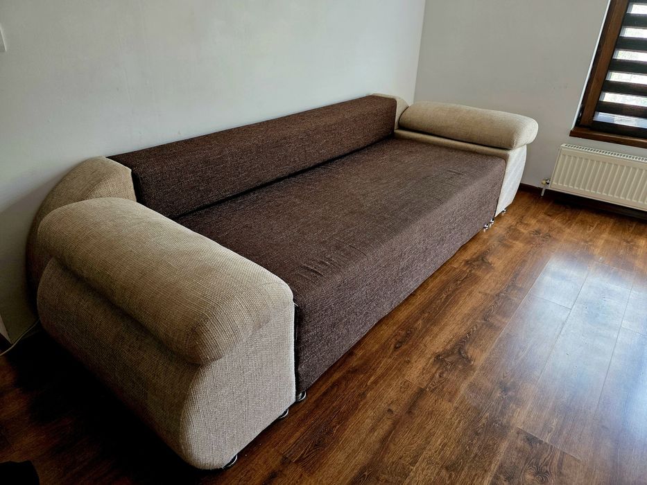 Canapea extensibila cu perne maro