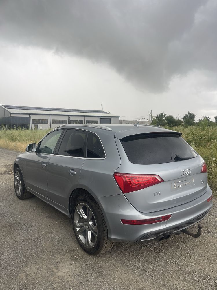 Dezmembrez audi q5 2.0 s-line