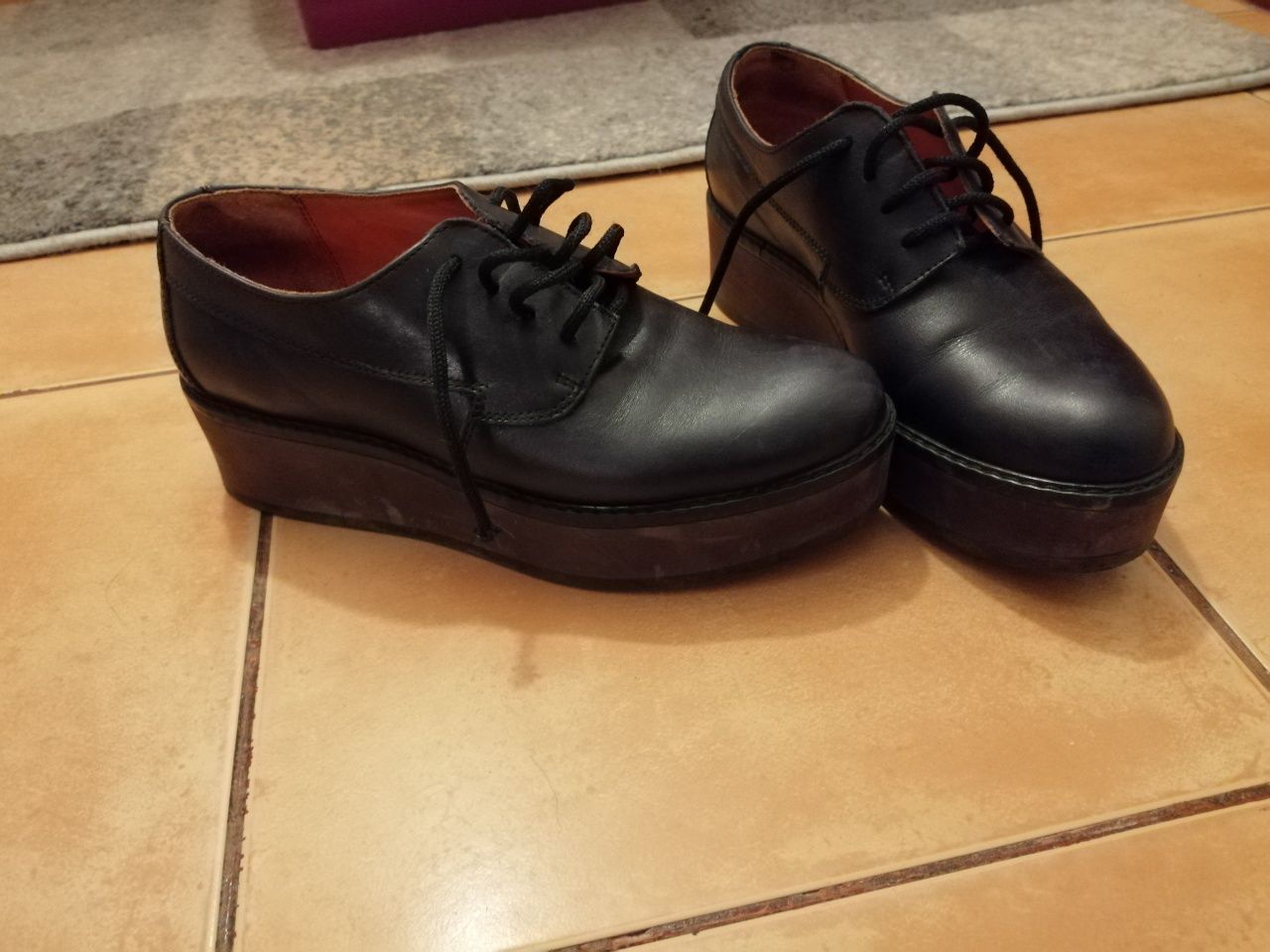 Pantofi piele negri cu platforma