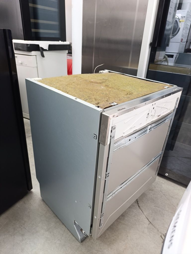 Съдомиялна Miele XXL за пълно вграждане 60см