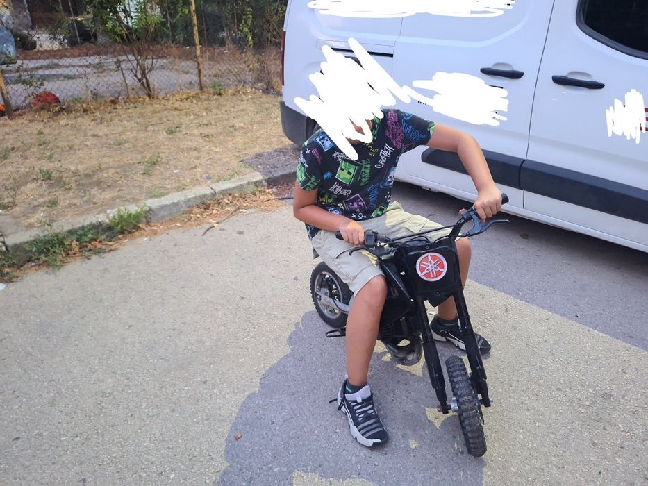 Продавам мини моторче - pocket bike 50cc.