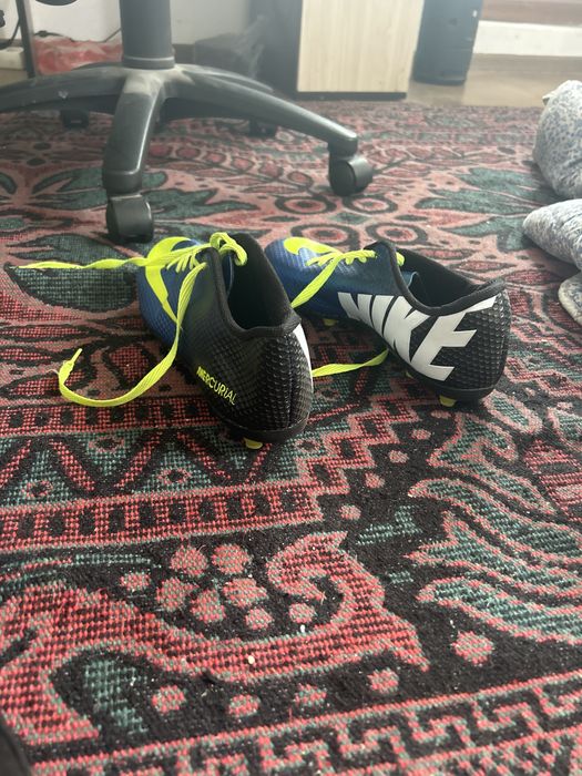 Здравейте продавам бутонки Nike 42 nomer