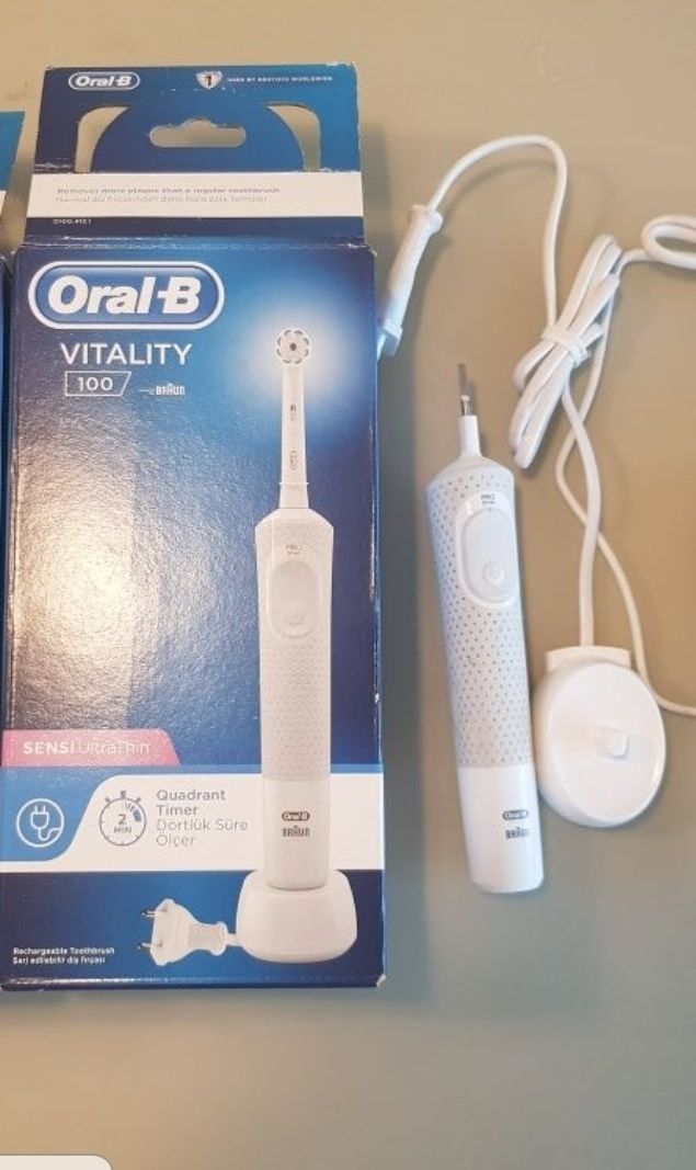 Четка за зъби Oral b vitality 100