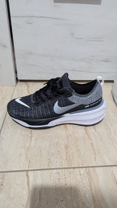 Pantofi sport Nike, mărimea 43, culoare neagră. nouă.  Zoom x
