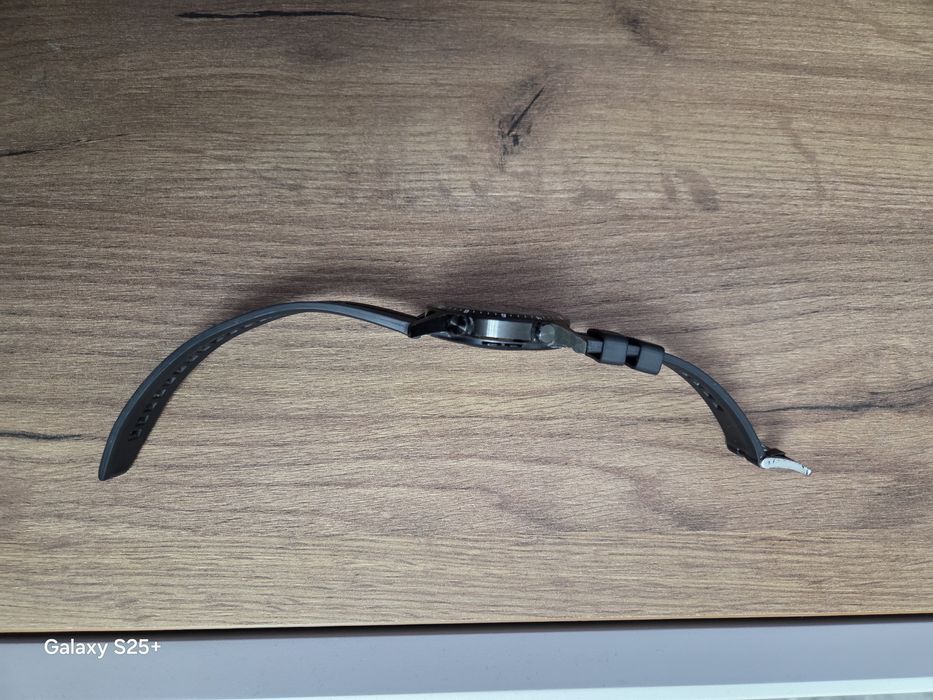 Huawei Watch GT 2 in stare buna, utilizat, prezinta urme de folosire.