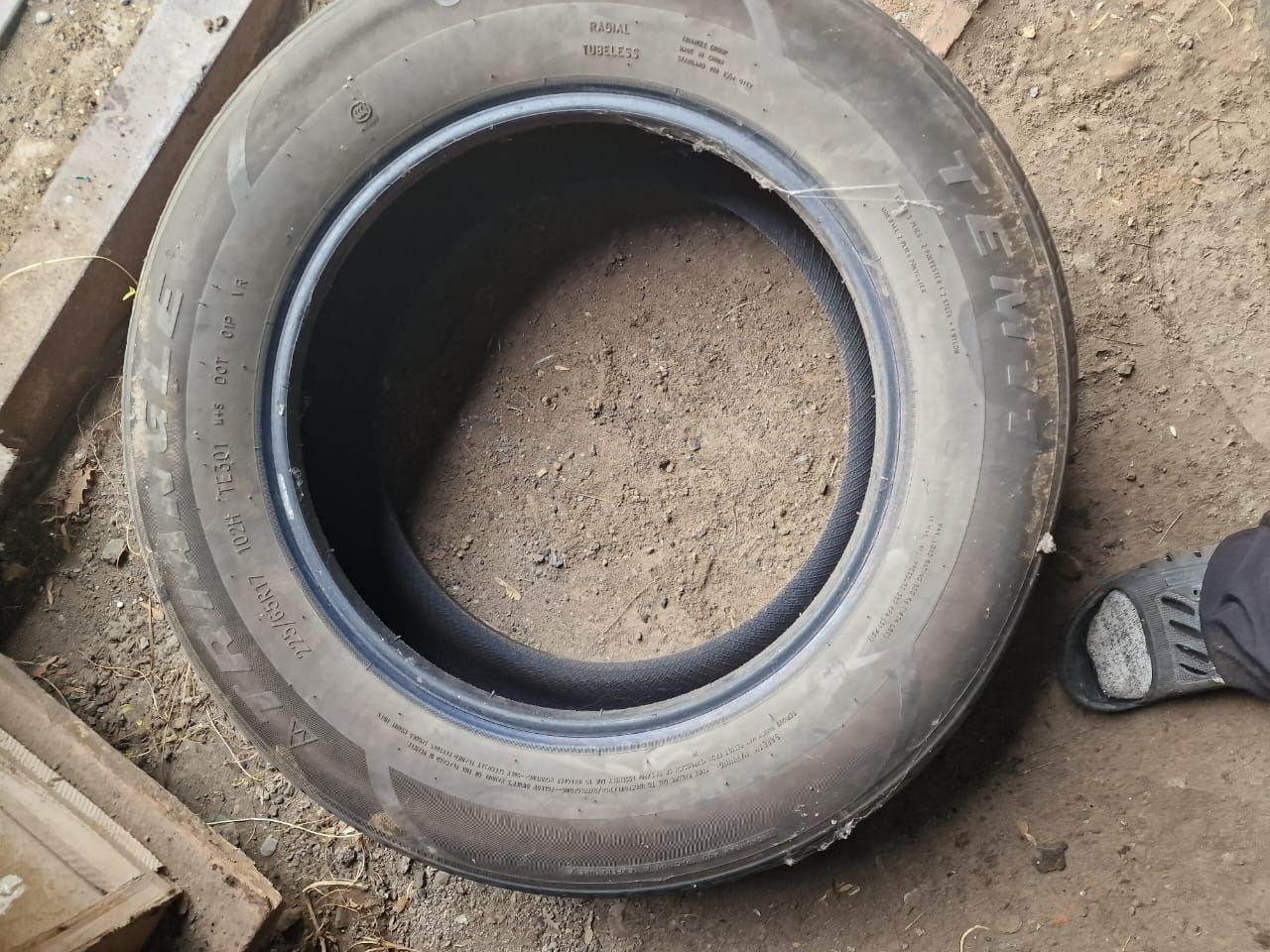 Покрышка, резина 225/65R17