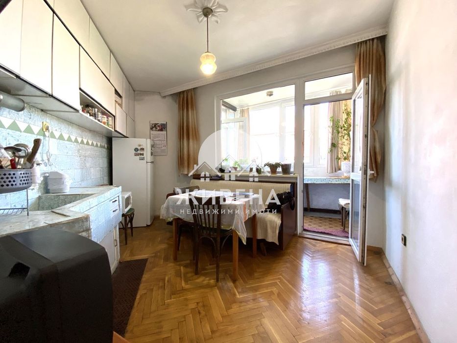 Ексклузивно! Продава 3-стаен апартамент, район Конфуто, 95.55 кв.м