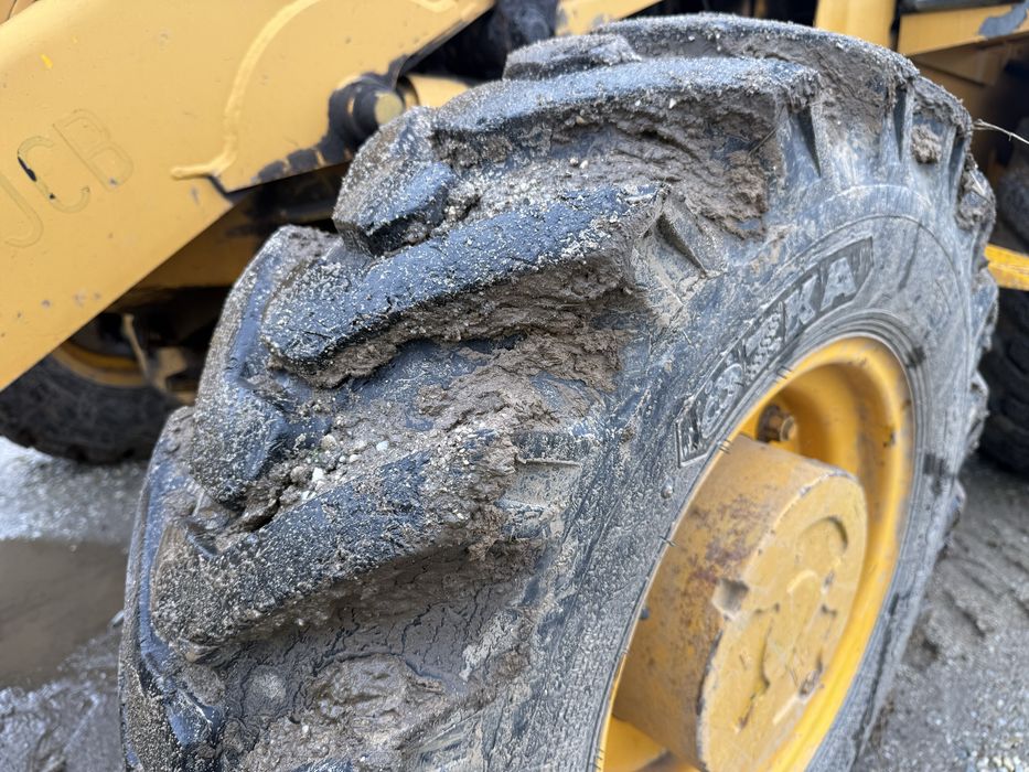 Buldoexcavator JCB 3CX