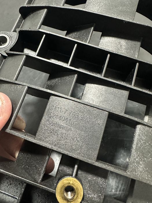 Capac deflector ulei BMW Seria 5 E60 530d 525d X5 E70 X5 E53 X3E83 E90