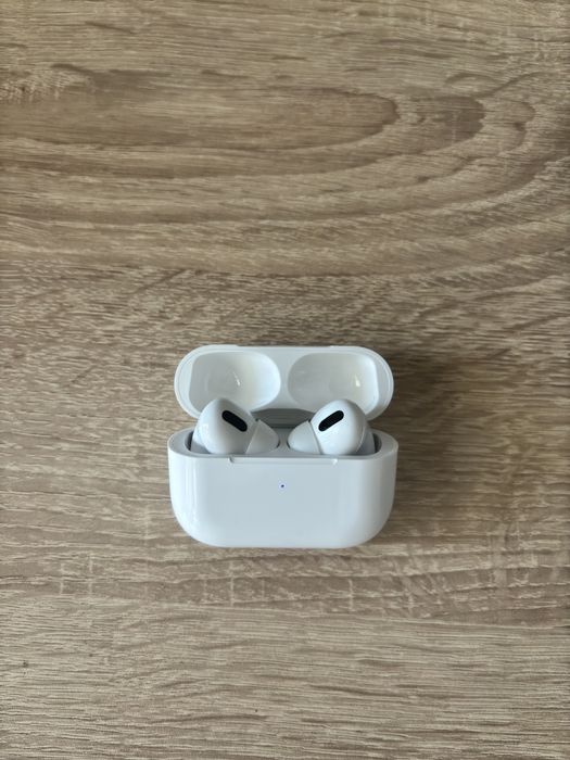 AirPods Pro 2-ро поколение. (Оригинални, С калъф на Travis Scott)