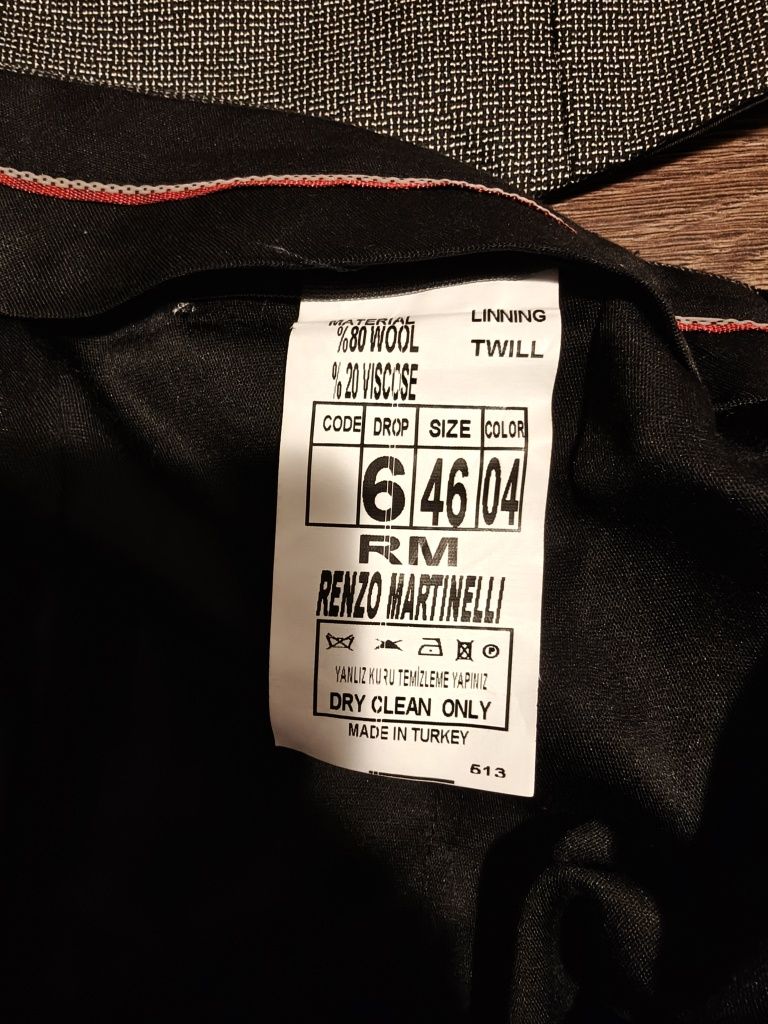 Vând Costum 3 piese