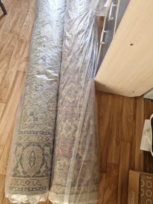 Продам 2 ковра в зал и спальню