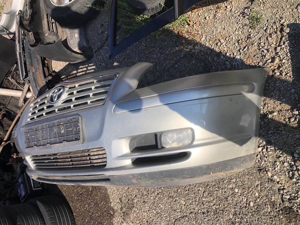 Предна броня за toyota avensis 2003 - 2009 г