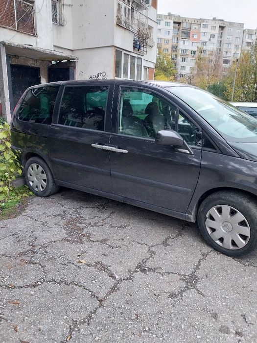 Автомобил  ситроен с8