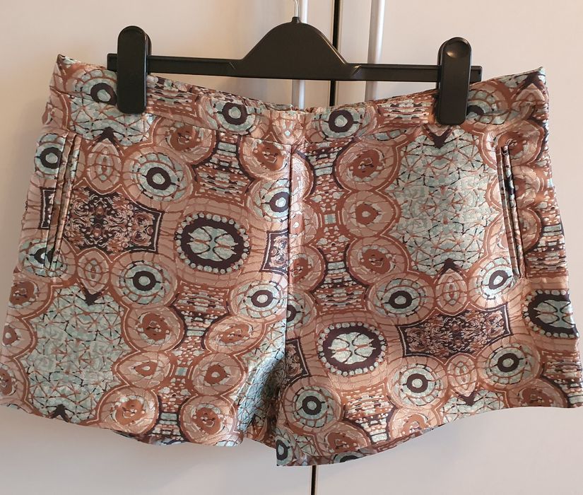 Pantaloni scurti H&M mas 40