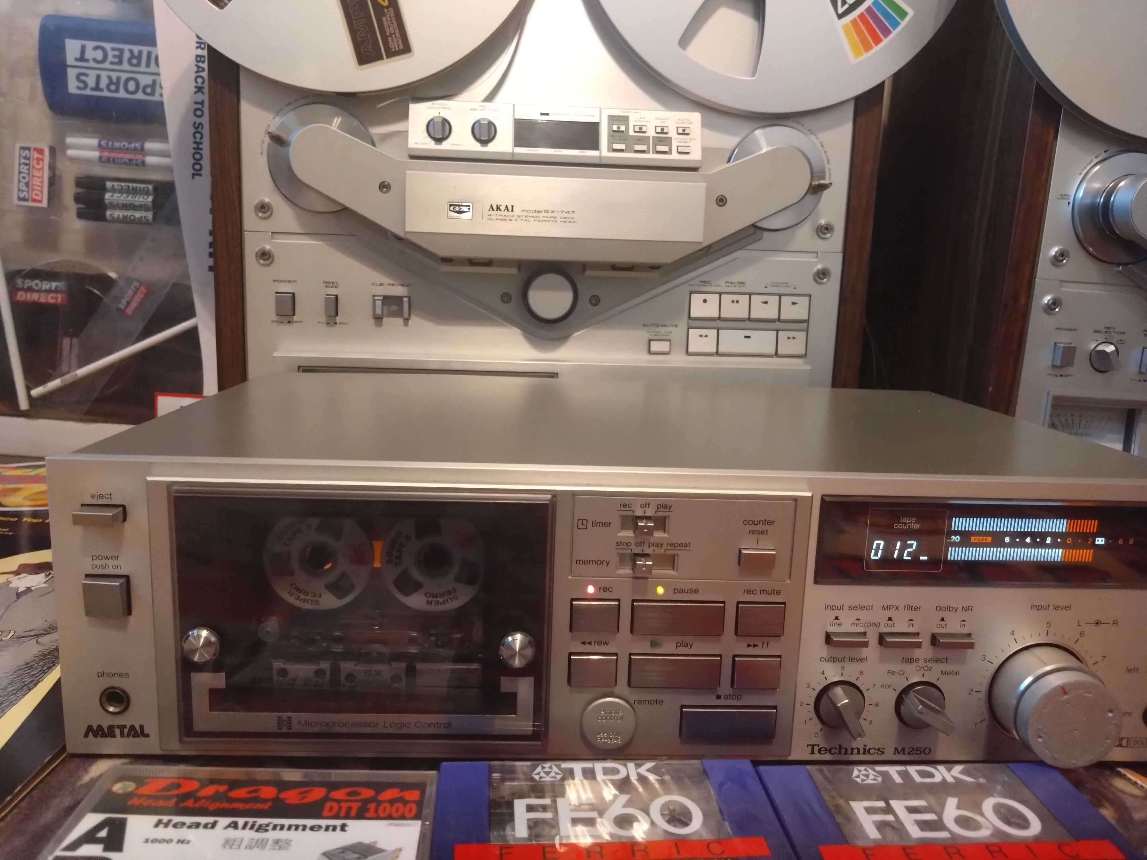 DECK TECHNICS RS-M250  Stereo 2-Head Cassette Deck