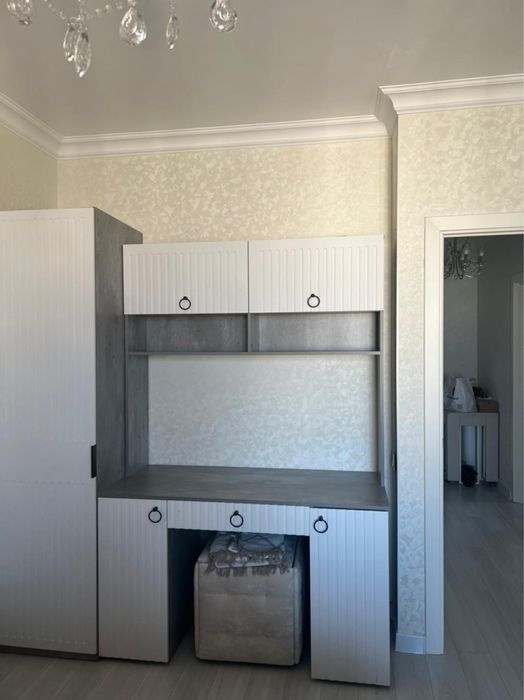 Продам ученический стол/ шкаф