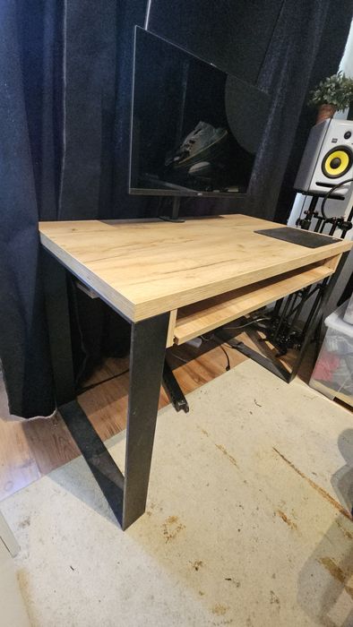 Birou / masa cu glisiera tastatura