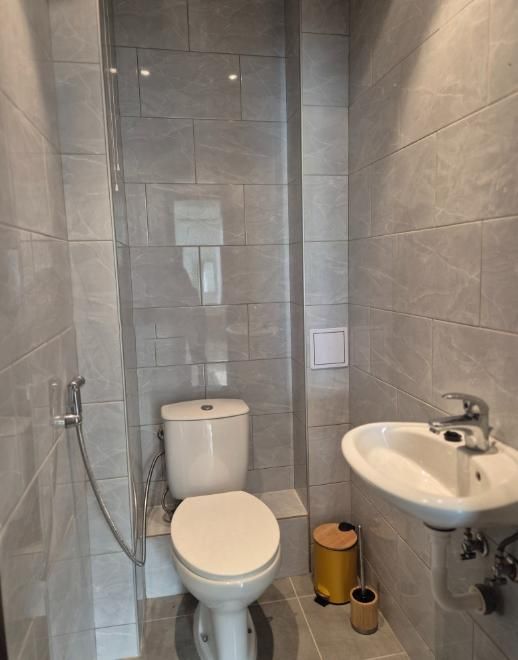 Дава се под наем Тристаен апартамент в Пловдив, Христо Смирненски - 90 кв.м за 586.5 € - Снимка #8