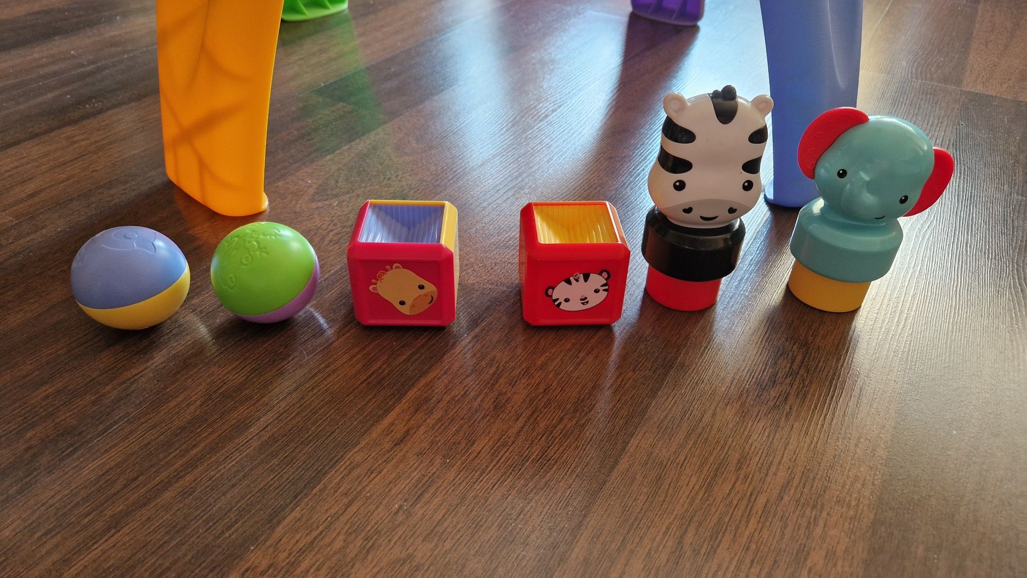 Музикална маса Fisher Price