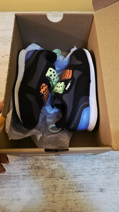 Adidasi Puma 25 impecabili