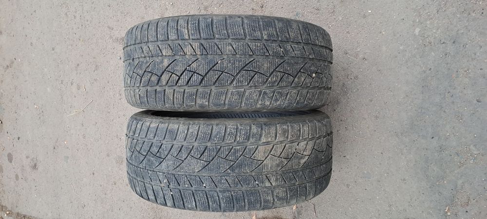 Липучка.R18 235/45 2 баллона 40 тысяч.