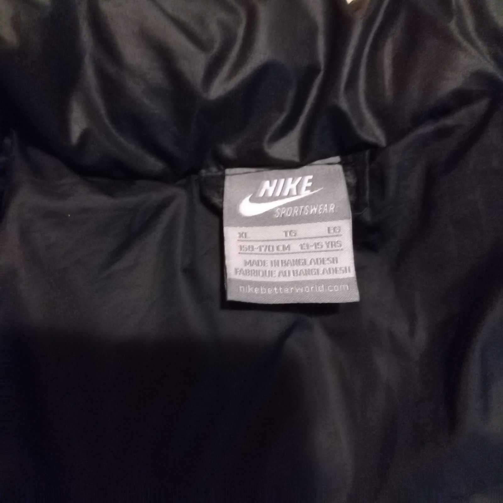 Мъжко яке на Nike