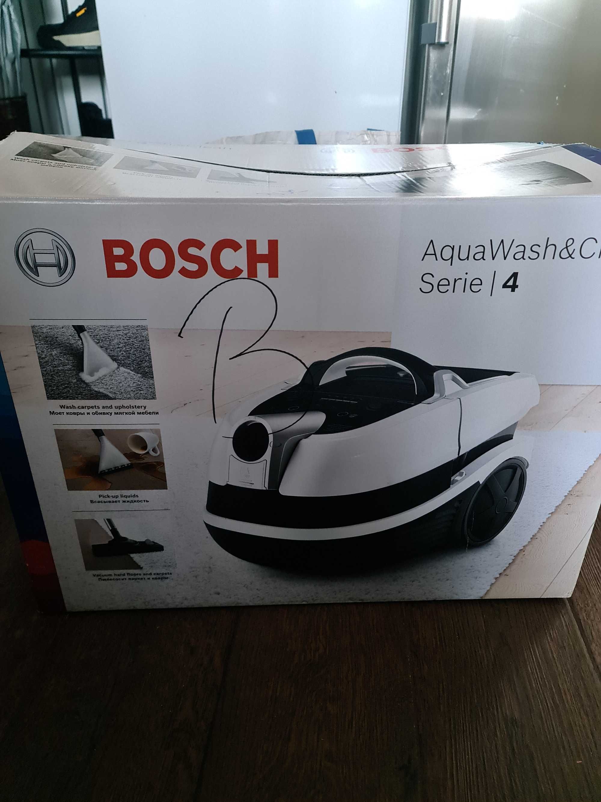 Aspirator AquaWash seria 4 Bosch nou .