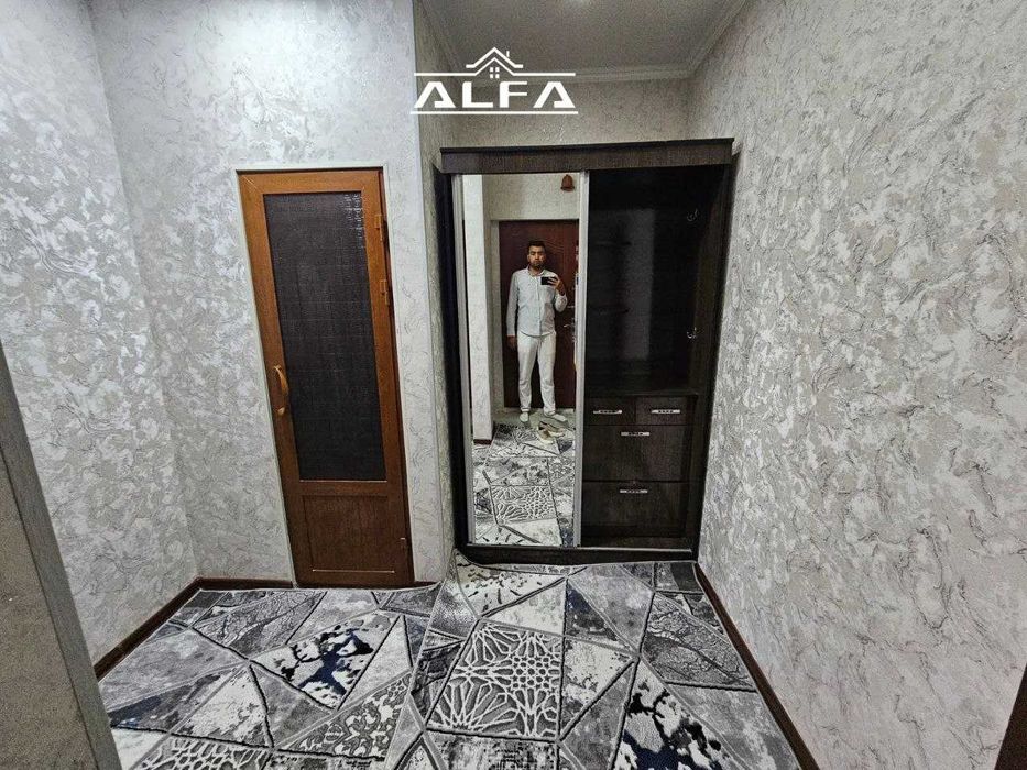 Buxoroda kvartira sotiladi 2 xonali 64m² 4-qavat.