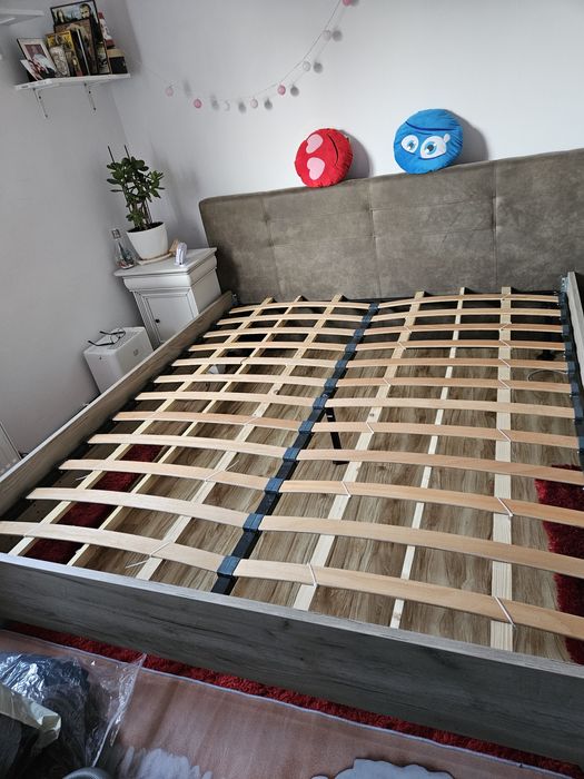 Pat dormitor 200x180 cu saltea