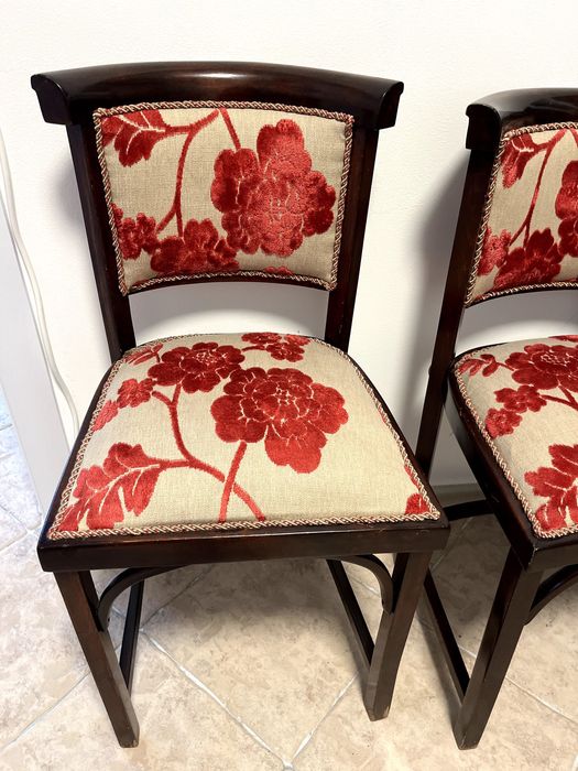 Сет диван, маса и 4 столчета