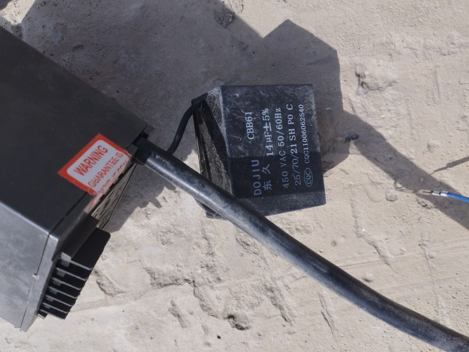 Регулятор мощности скорости оборотов двигателя.