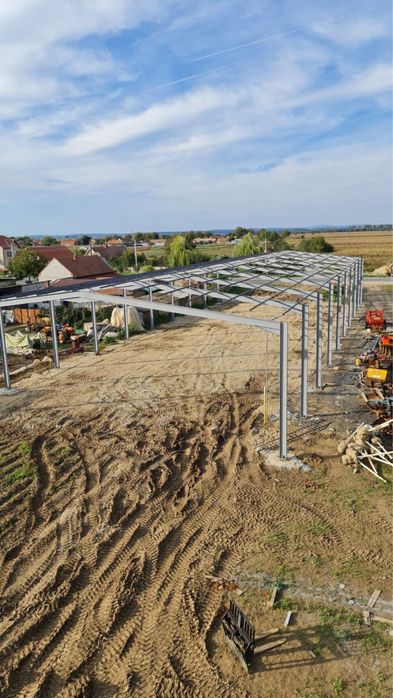 Vand hala metalica 12X20 metri cu panouri sandwichi