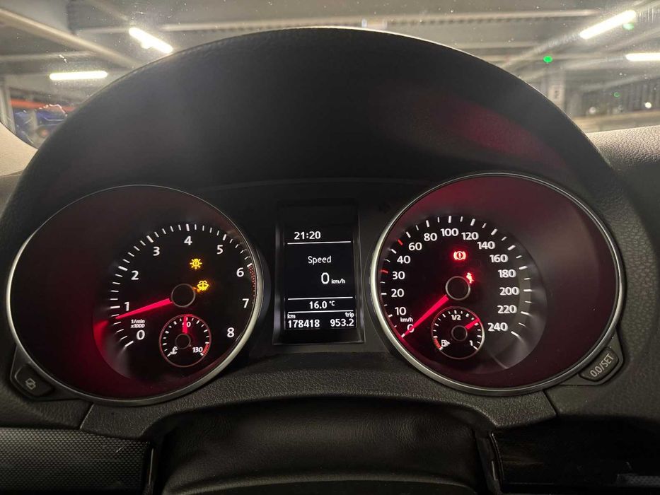 Volkswagen Golf 5 1.4 MPI 2009 + bonus set roti iarna