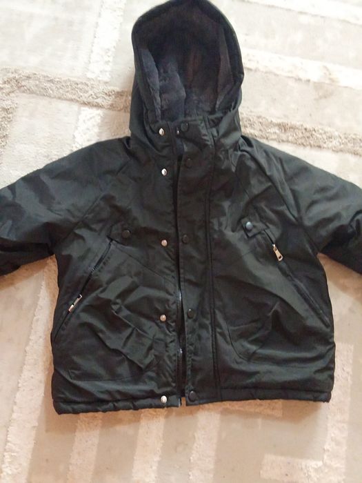 Продаеться куртка