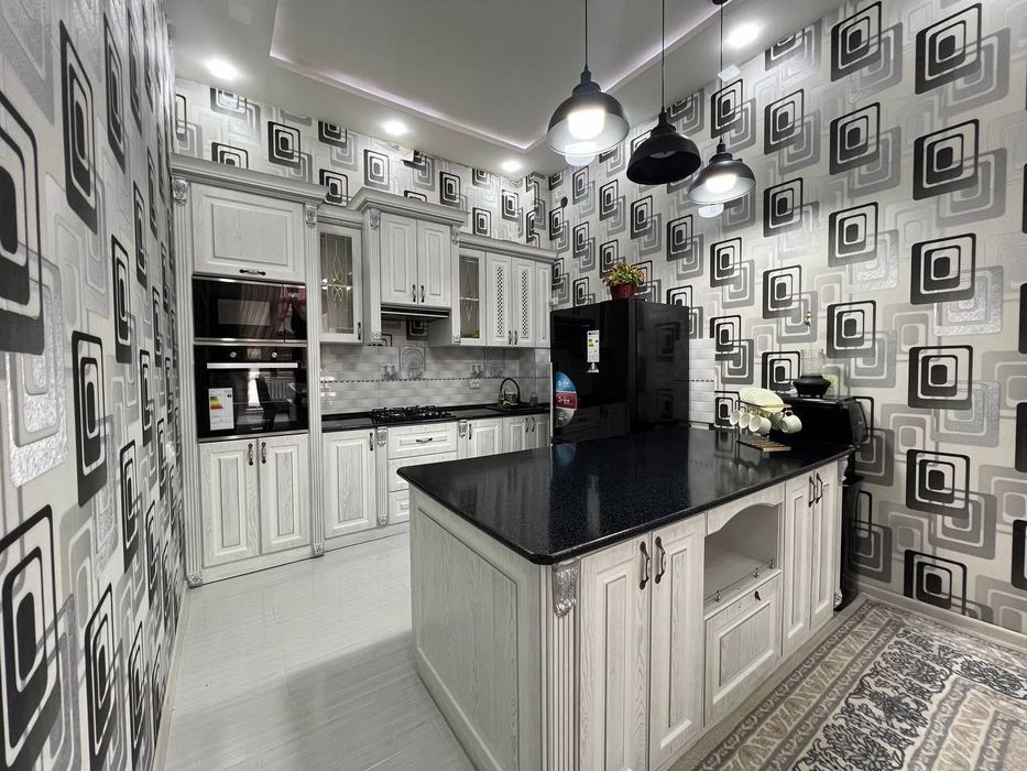 Дом  Участок Юнусабад  2,7 сот.  5 ком  ресторан Бахор  Бободехкон