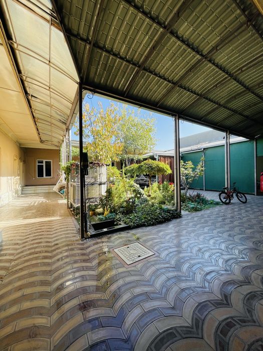 Shofayizda uy sotiladi.