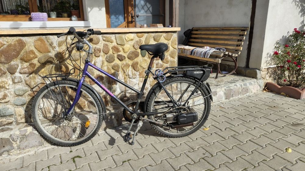 Bicicleta Hercules cu motor Sachs