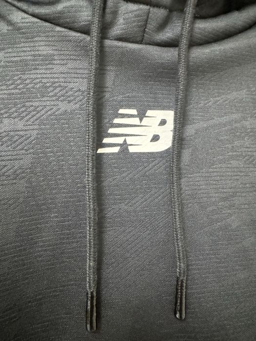 New Balance чёрное худи — оригинал, новое
