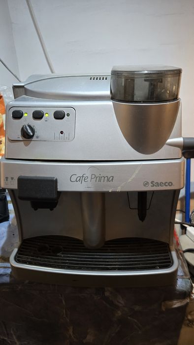 Aparat de cafea cu boabe Saeco