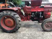 Universal 550 tractor