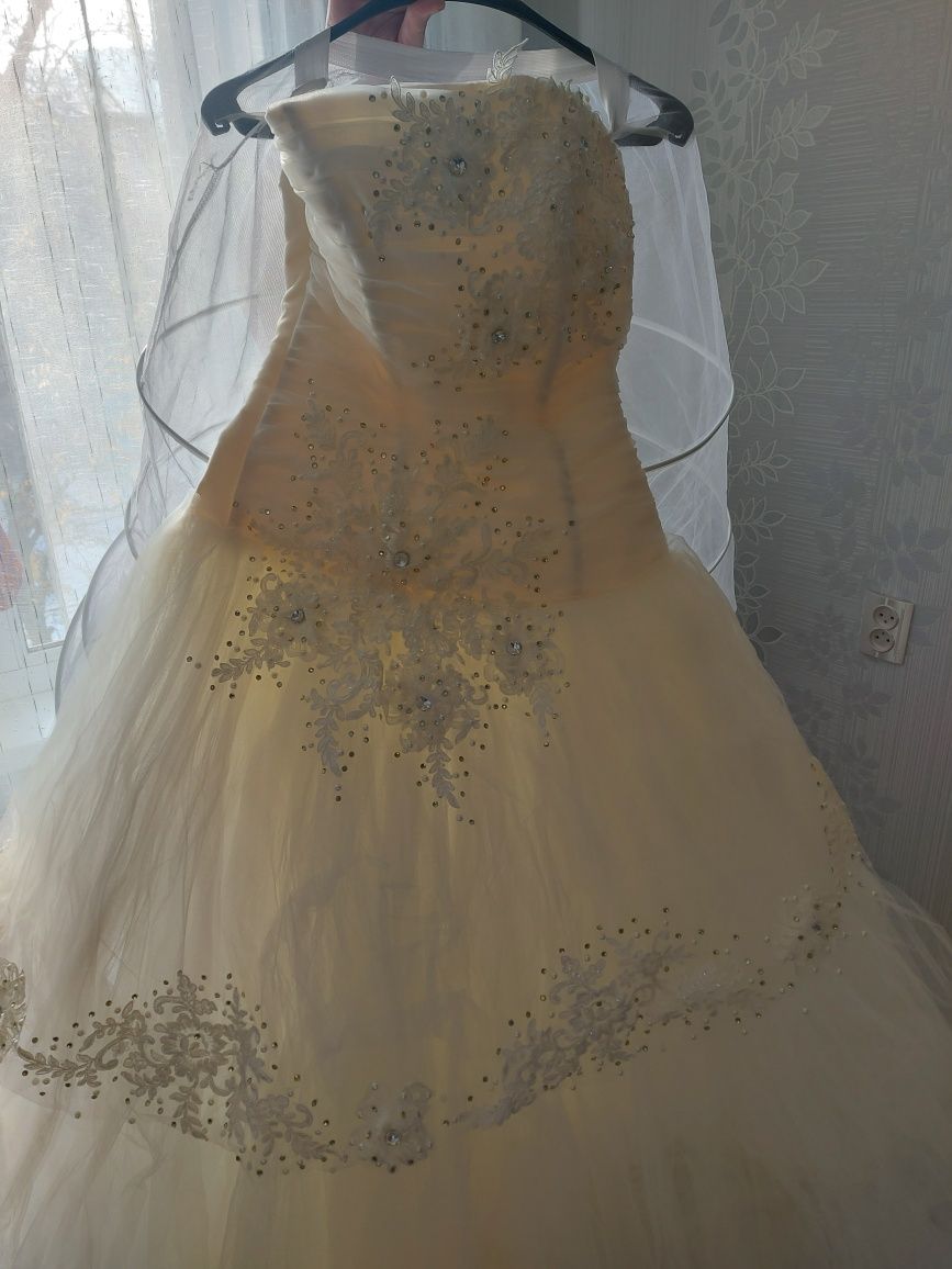 Срочно! Шикарное свадебное платье!