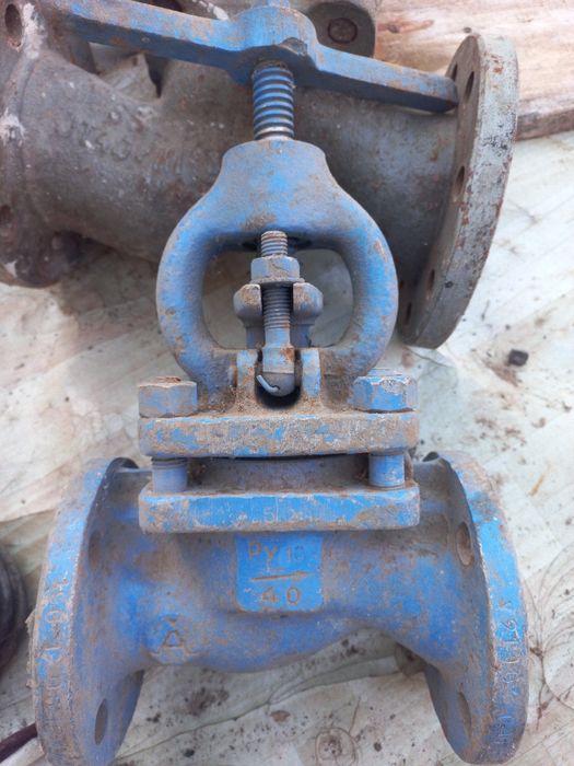 Продам          задвижки