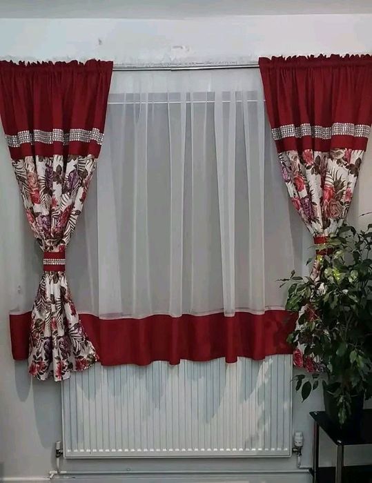 Perdea+draperii cusute , usor de montat cu prindere universala !!
