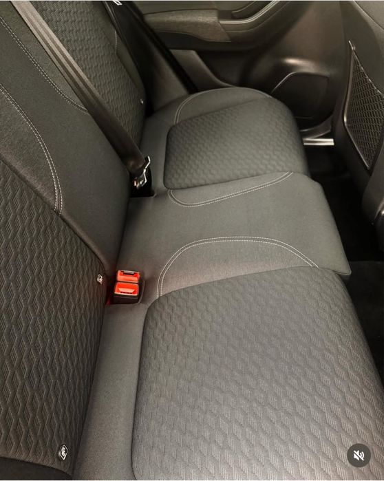 Ofer servicii de curatenie pentru tapiterii /covoare /interioare auto