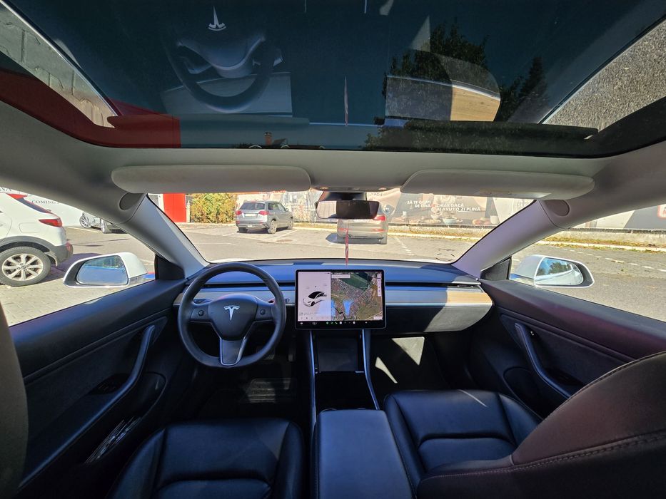 Tesla model 3 sr+ 2020