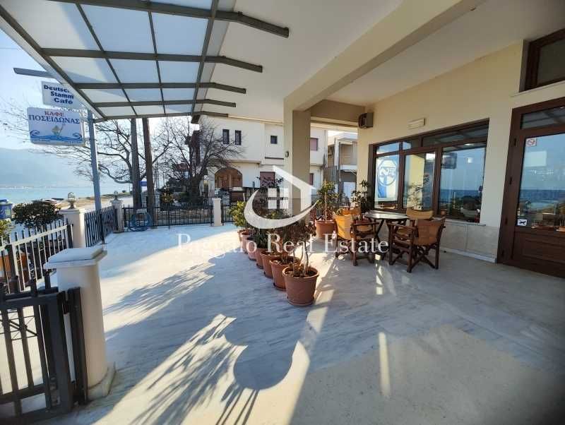 ПРОДАВА Бизнес сграда в Паралия Врасна