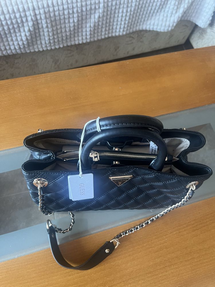 Чисто нова неизползвана дамска чанта GUESS