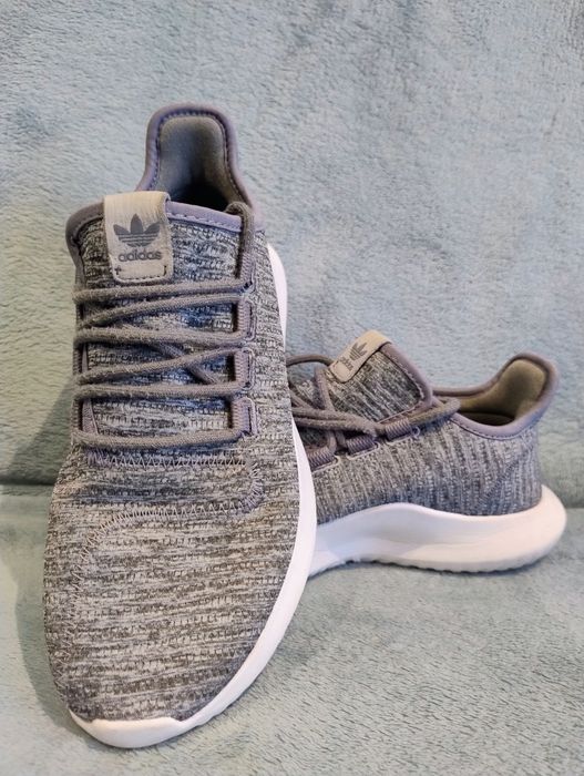 Vând Adidas sport