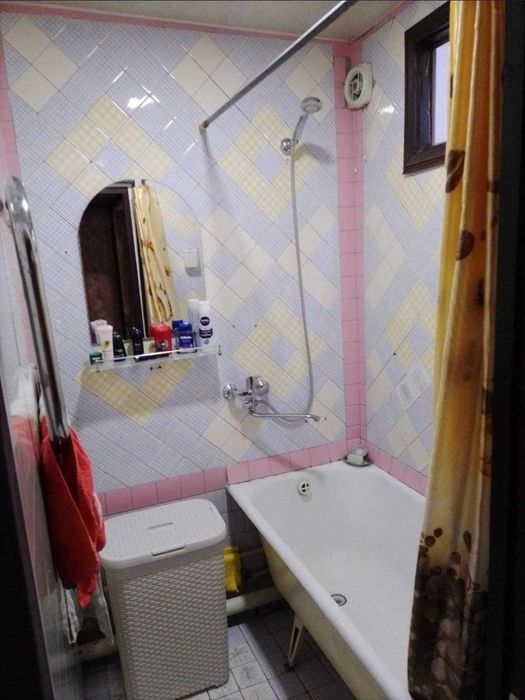 ПРОДАЁТСЯ 3х комнатная ялангач чимган экобазар №Р43